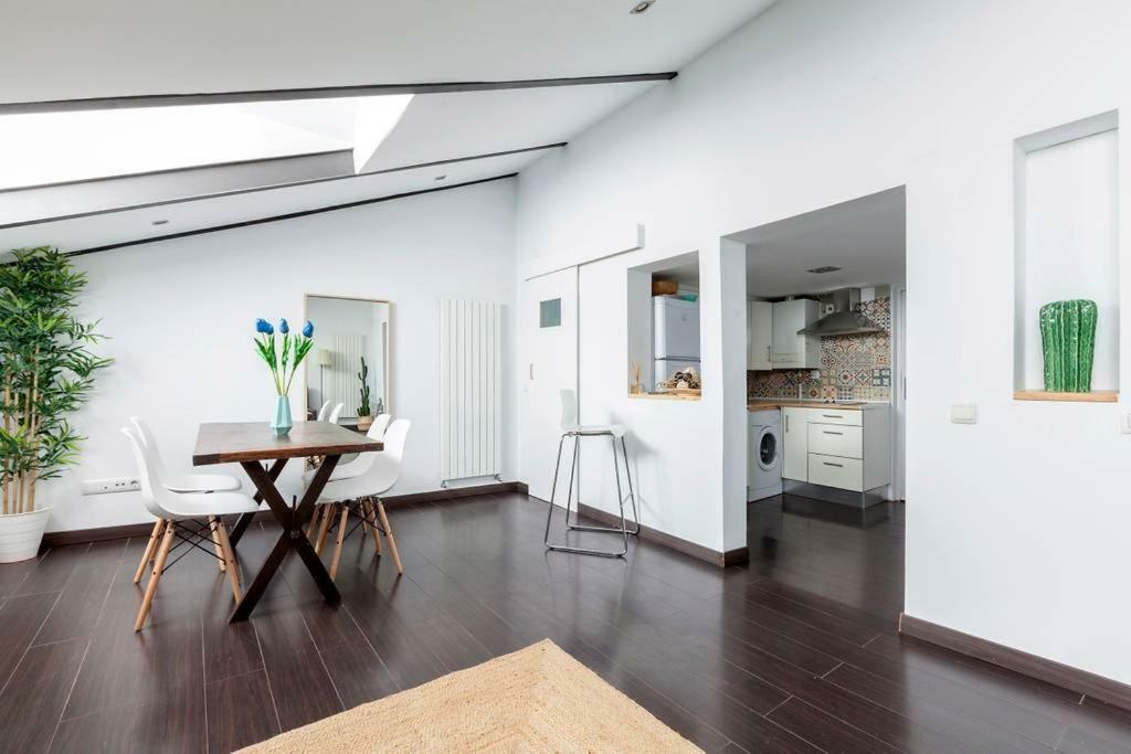 Modern Top Floor Loft At Malasana'S Heart Madrid Eksteriør bilde